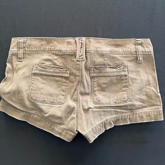 Abercrombie Khaki Shorts KIDS size 14 - Picture 2 of 3